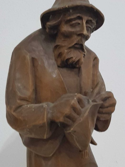Statueta vintage cu un batranel Stefanesti • OLX.ro
