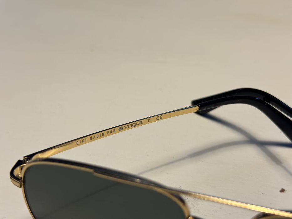 Слънчеви очила - Gigi Hadid for VOGUE