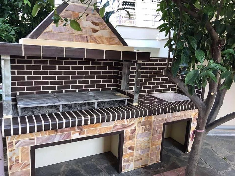 Градински Барбекюта от бетон с декорация от естествен камък