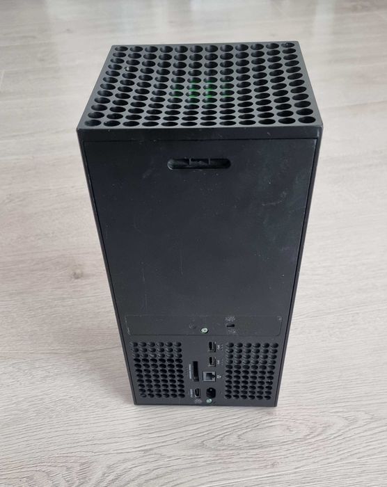 Consola Xbox series X, defecta, nu afiseaza