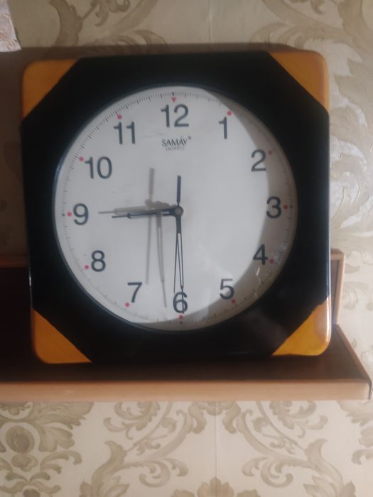 Продаются часы настенные
