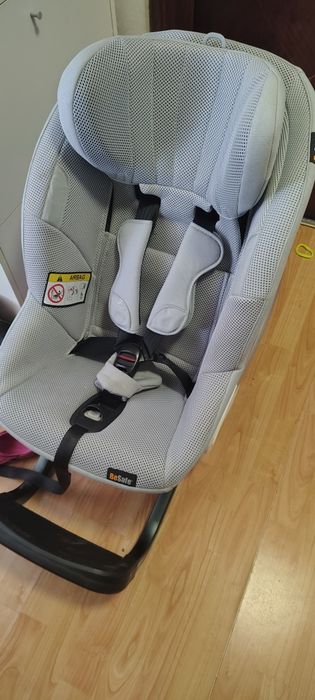Vand scaun  auto BeSafe cu spatele la sensul de mers