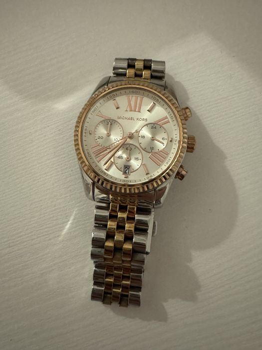 Дамски часовник Emporio Armani AR11092 и Бял дамски часовник VIP