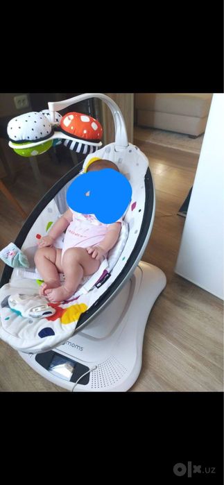 4moms MamaRoo — электронные качели для малыша