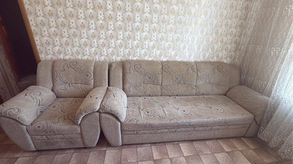 Продам диван и два кресло