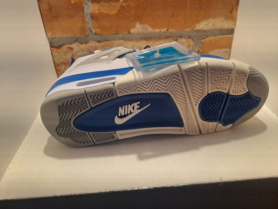 Air Jordan 4 Retro Military Blue