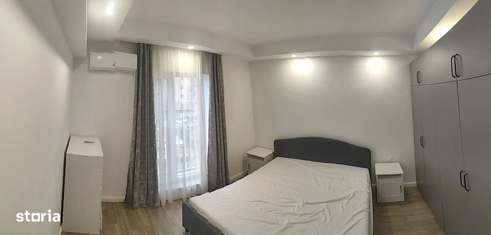 3 camere Cosmopolis-Curte, loc de parcare
