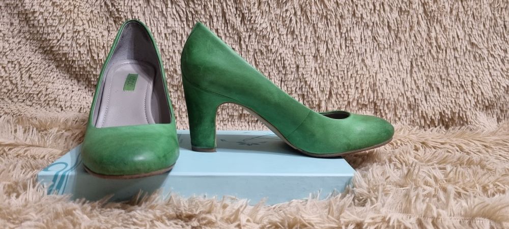 Продам туфли женские Ecco зеленые размер 39
