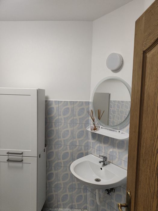 Apartament de inchiriat 3camere| loc de parcare |zona cofetăria Darcos