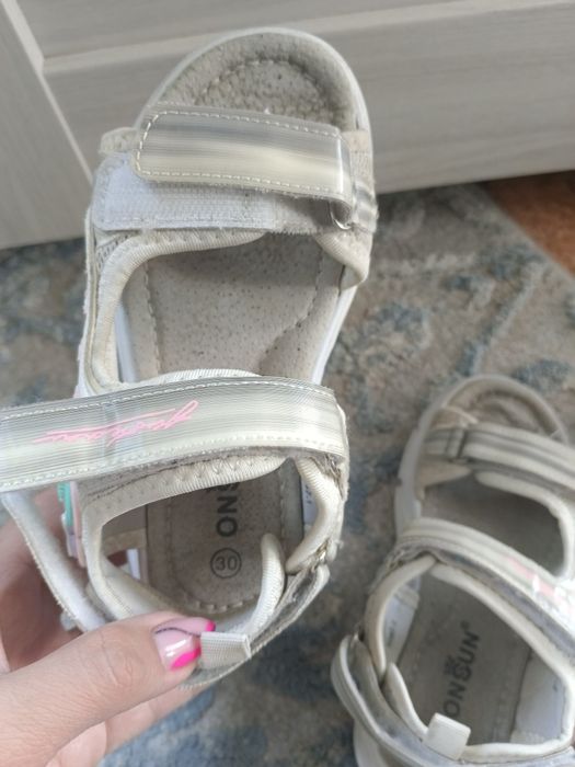 Сандалики на девочку