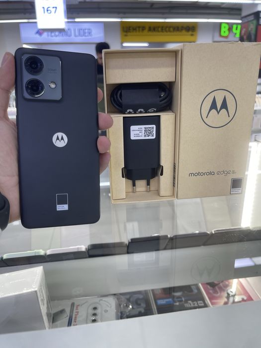 Moto edge 40 новый 12/256