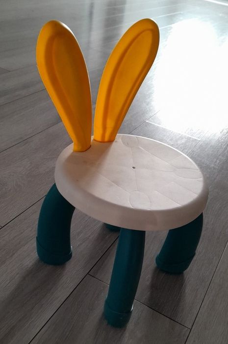 Vînd capoțel cocolino pn copii + un scăunel + ghiozdănel