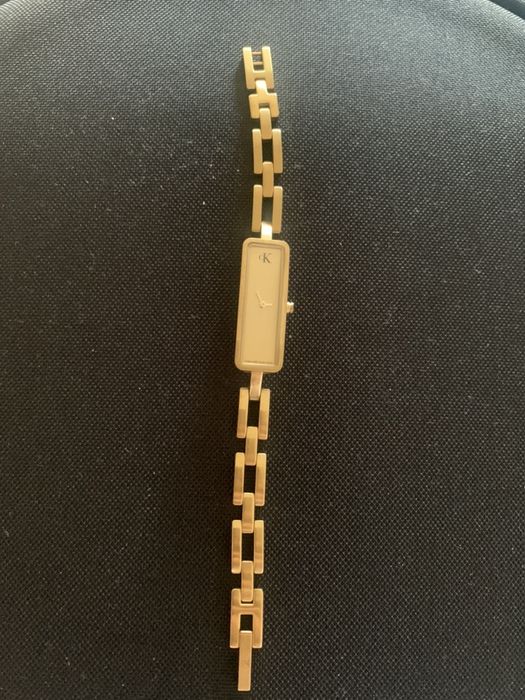 Часовник Calvin Klein - с швейцарски механизъм