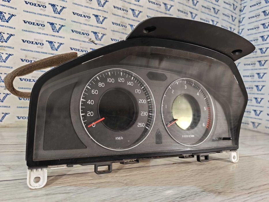 Ceas bord VOLVO S60 V60 V70 S80 XC70 XC60 DIESEL 2008-2013 de Europa