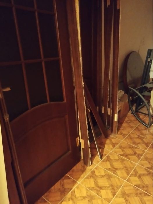 Двери б/у почти новые
