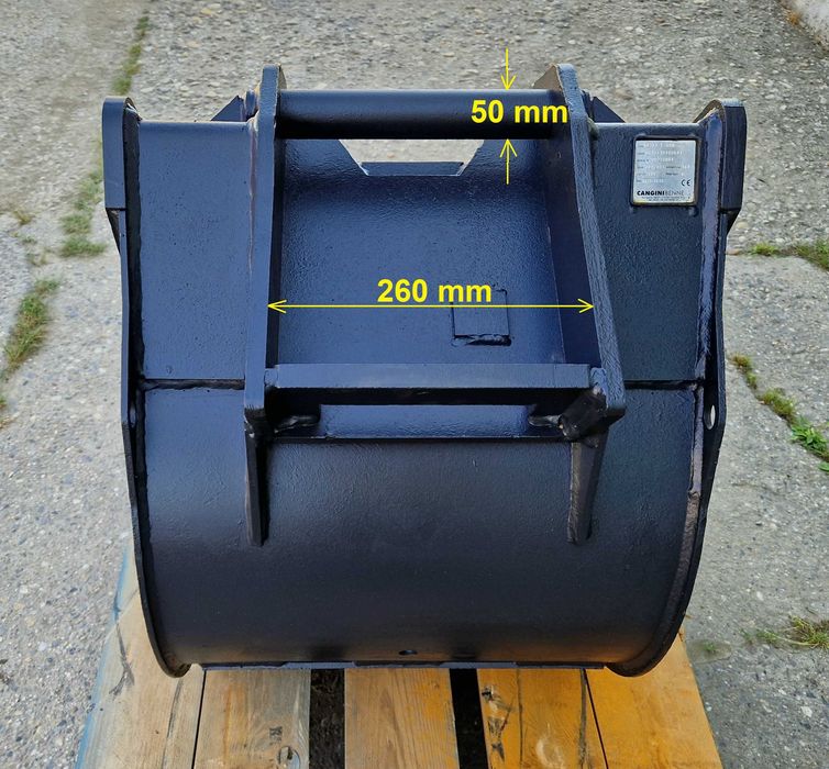 cupa excavator 7 - 9 tone Cangini AR70, 600 mm