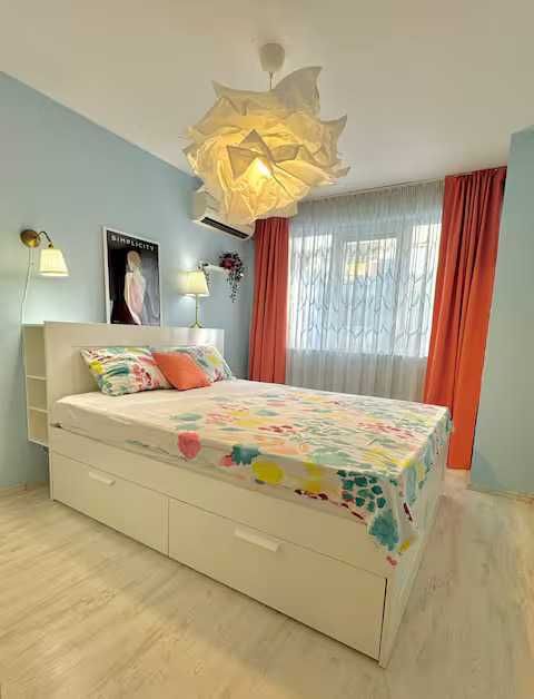 2BR Haven - Steps from the Mall 130€