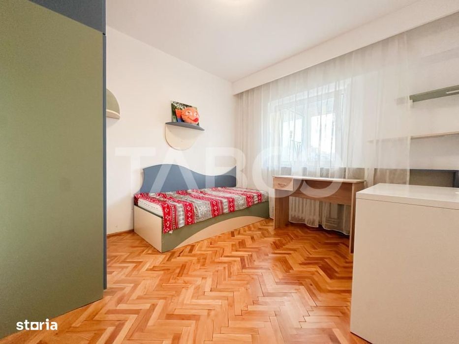 Apartament cu 3 camere decomandate de vanzare in cartierul Zorilor