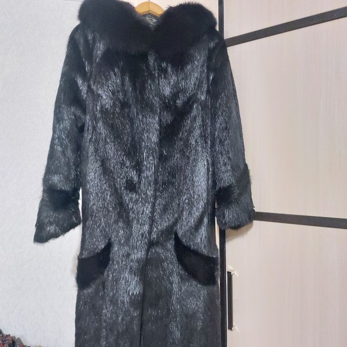 Шубы нутриевые рр 48   50 тыс торг