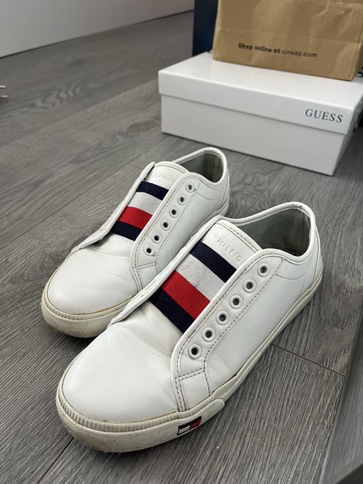 Дамска тениска и кецове Tommy Hilfiger
