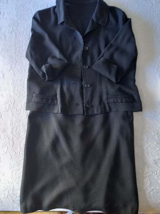 Costum in, și rochie brodata in.