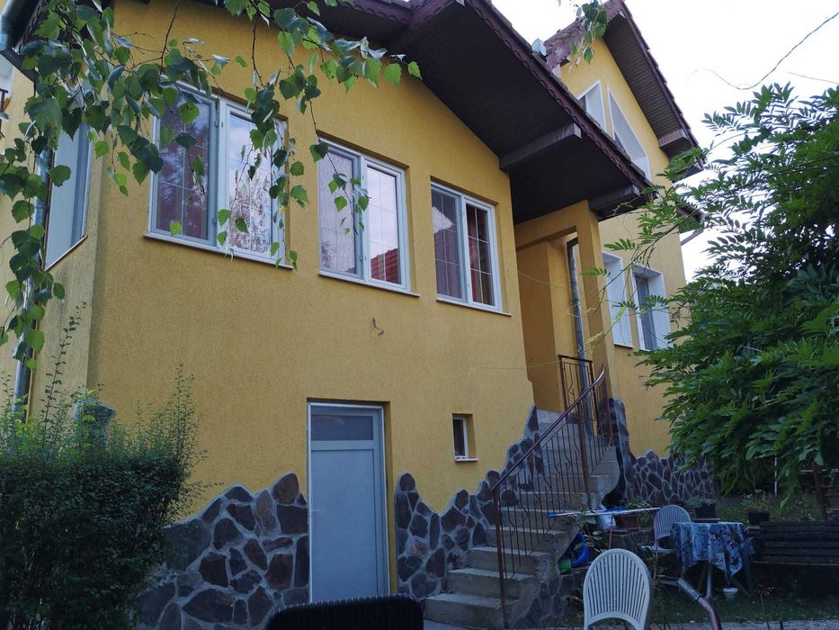 Casa + anexa locuibila + curte, gradina, padure peste 5000 mp