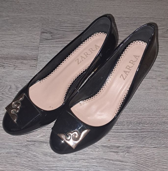 Tufli qulay poshnali.