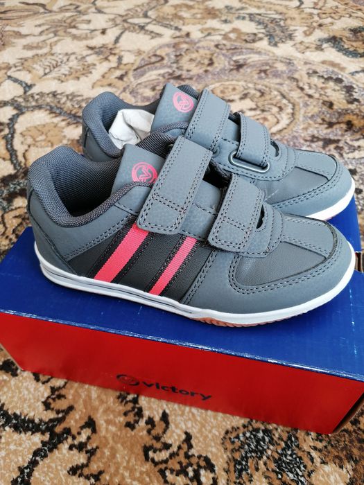 Adidași mărimea 31, 32, 33