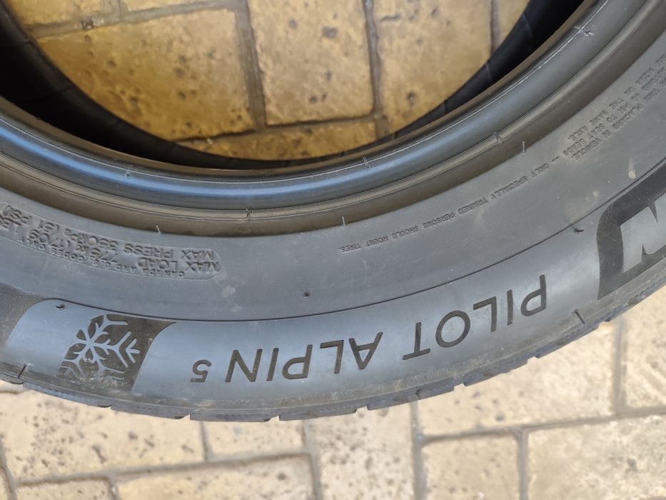 Зимни гуми Michelin 215/65R17  215/65/17