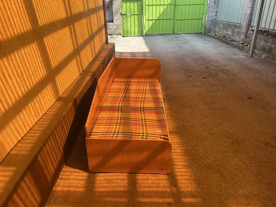 Детская кровать со встроенным местом хранения