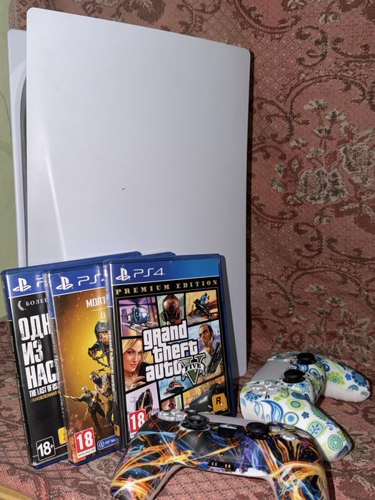 PlayStation 5 2-джойстика 3 игры