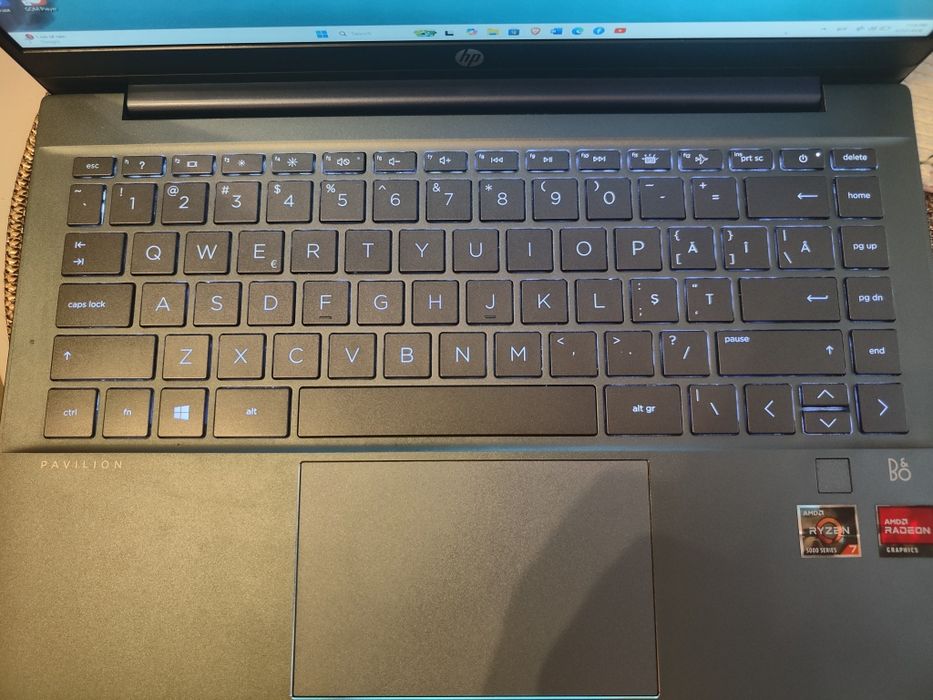 Ultrabook HP Pavilion 14-ec0027nq