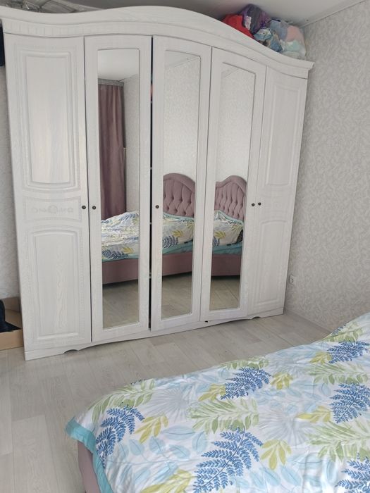 Спальный гарнитур