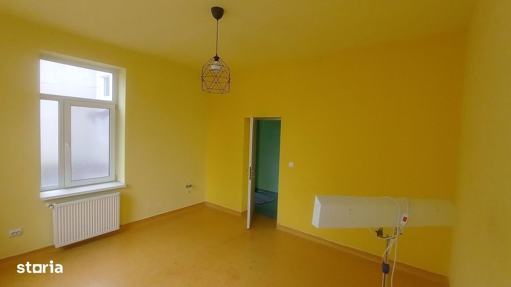 Spatiu birouri 12 camere