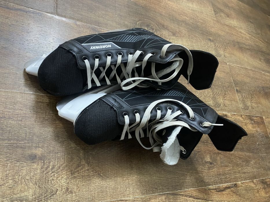 Продам конки 39 размер