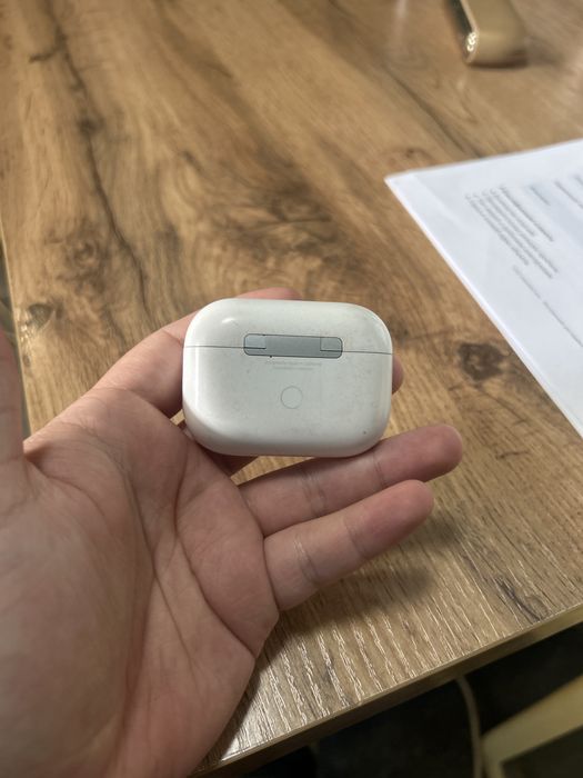 Продам airpods pro 1 поколеня