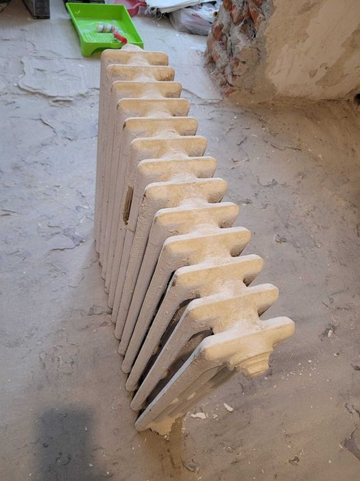 Vând calorifere fontă, cadă fontă, de vanzare calorifere fonta si cada