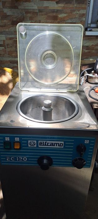 Dispozitiv pentru înghețată