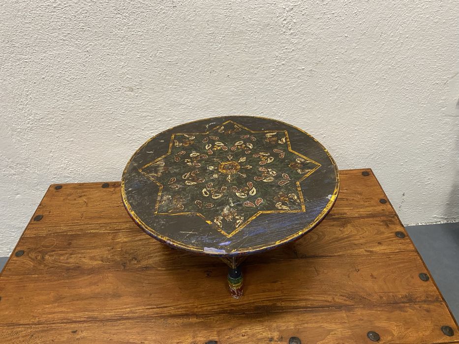 Ръчно рисувана  индийска масичка (chowki / bajot) синия