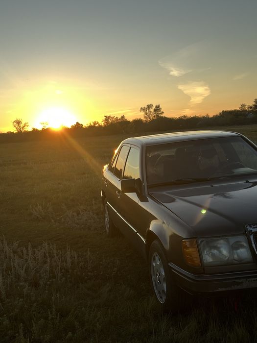Mercedes-Benz W124