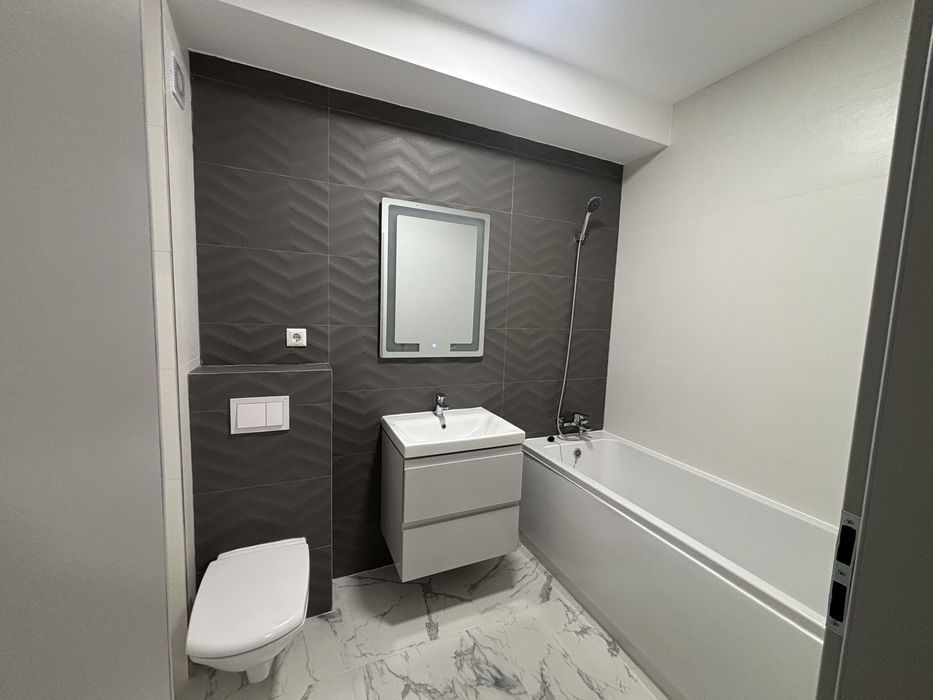 Inchiriez apartament regim hotelier Bistrita.