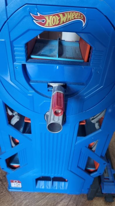 Hot Wheels garaj cu rampa lansare