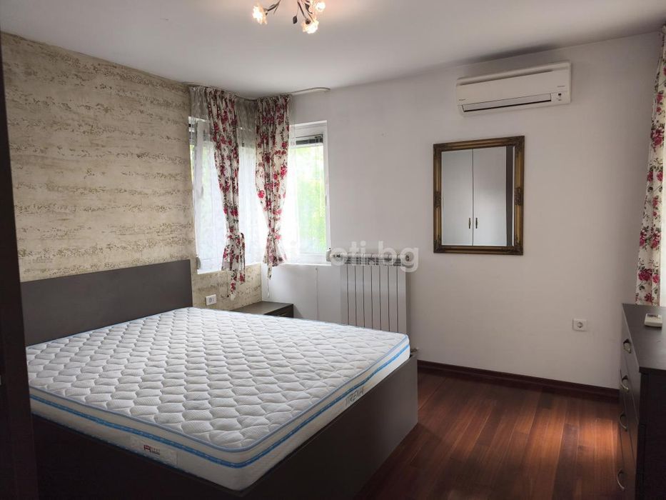 Дава се под наем Четиристаен апартамент в София, Изток - 147 кв.м за 1300 € - Снимка #11