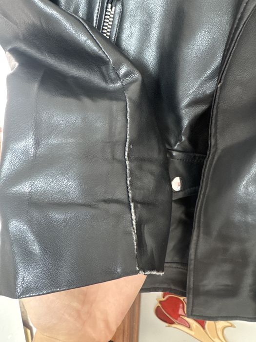 Продаю кожанку stradivarius