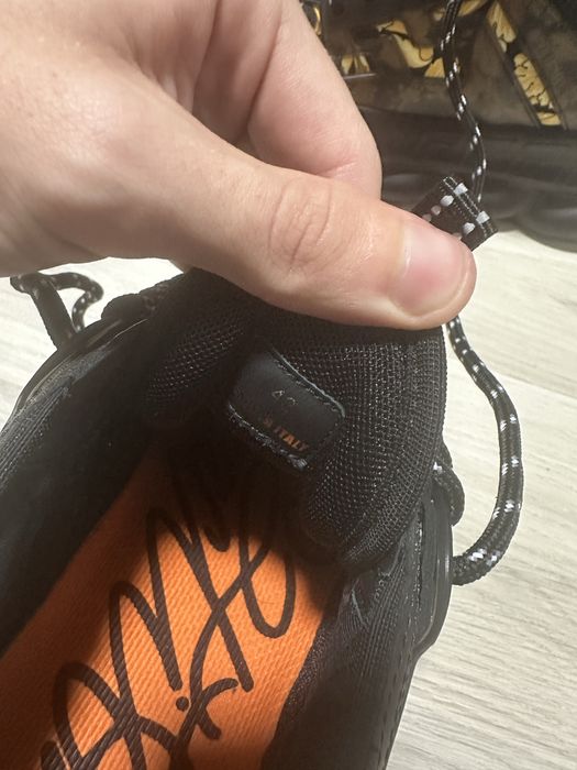 Versace chain reaction