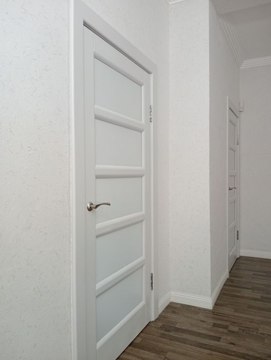 Реставрация покраска двери лестница