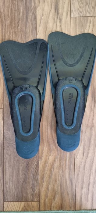 Продавам къси плавници за гмуркане и шнорхелинг FF 100, черни