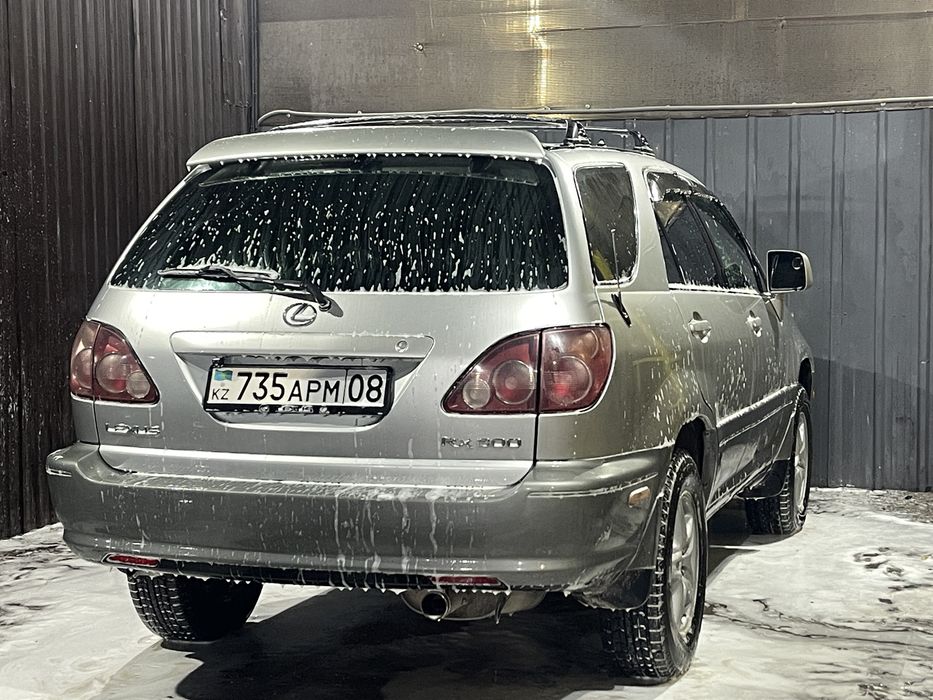 Продаю Рейлинги на Lexus Rx300