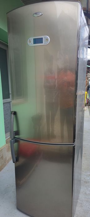 Combină frigorifică Whirlpool
Este un