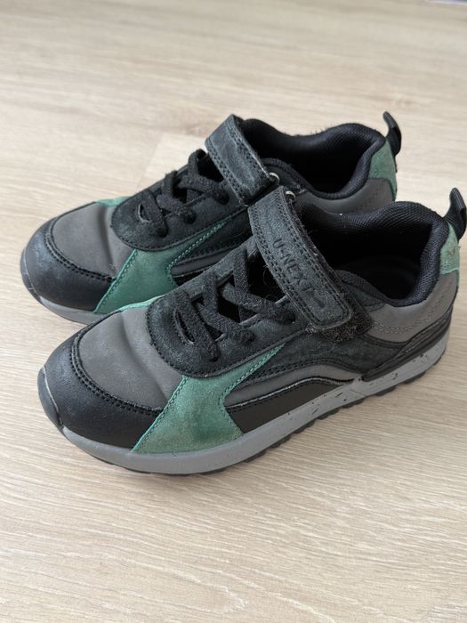 Продам кроссовки для мальчика